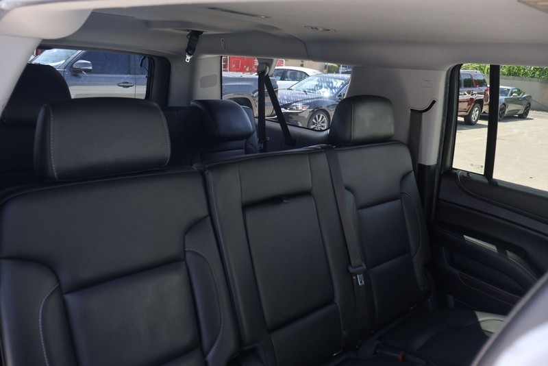 GMC Yukon XL Vehicle Full-screen Gallery Image 20