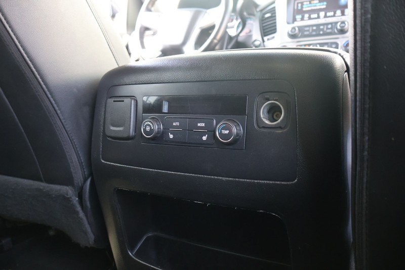 GMC Yukon XL Vehicle Full-screen Gallery Image 22
