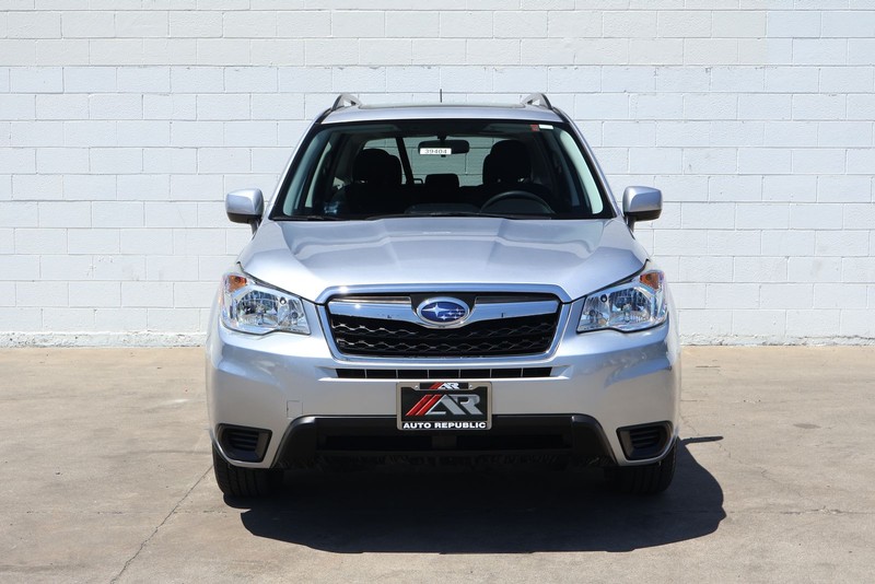 Subaru Forester Vehicle Full-screen Gallery Image 02