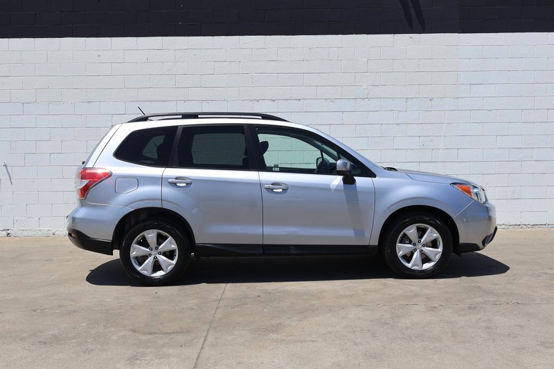 Subaru Forester Vehicle Full-screen Gallery Image 04