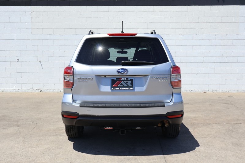 Subaru Forester Vehicle Full-screen Gallery Image 06