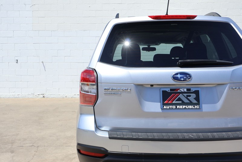 Subaru Forester Vehicle Full-screen Gallery Image 07