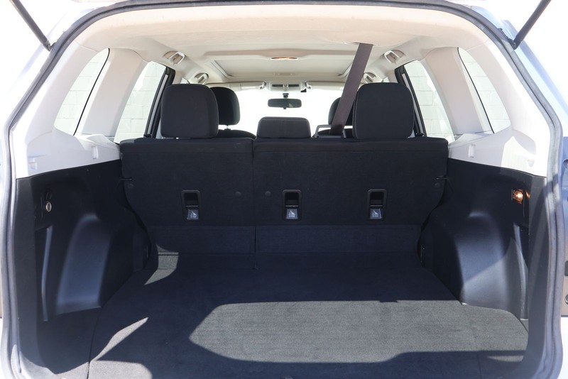 Subaru Forester Vehicle Full-screen Gallery Image 08