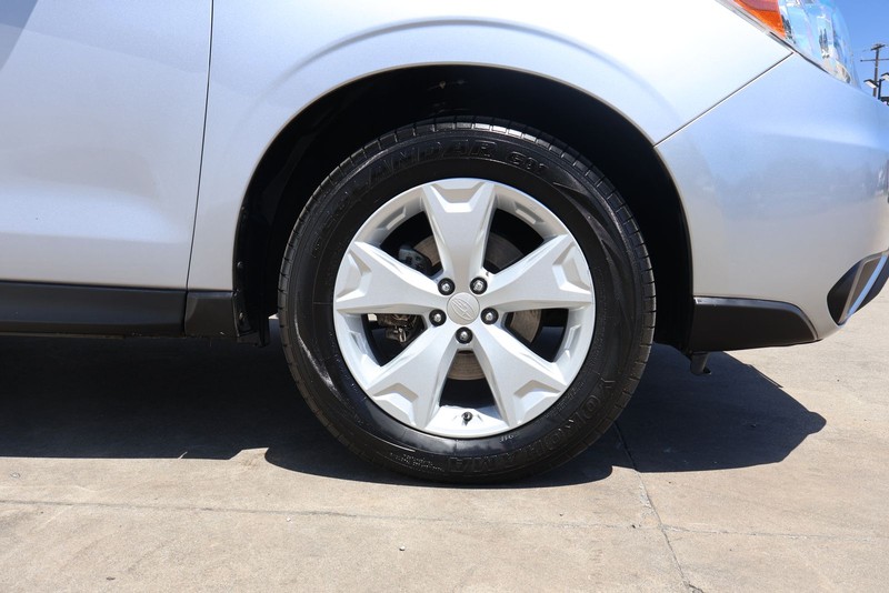 Subaru Forester Vehicle Full-screen Gallery Image 13
