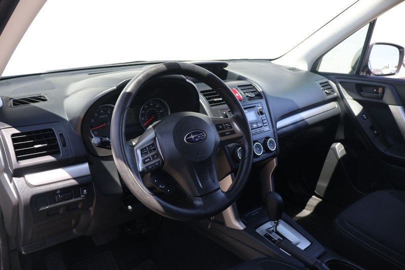 Subaru Forester Vehicle Full-screen Gallery Image 15