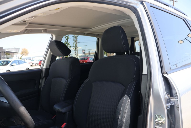 Subaru Forester Vehicle Full-screen Gallery Image 16