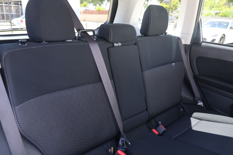 Subaru Forester Vehicle Full-screen Gallery Image 20
