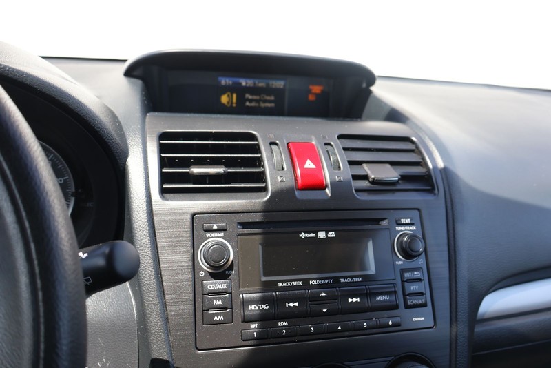 Subaru Forester Vehicle Full-screen Gallery Image 30
