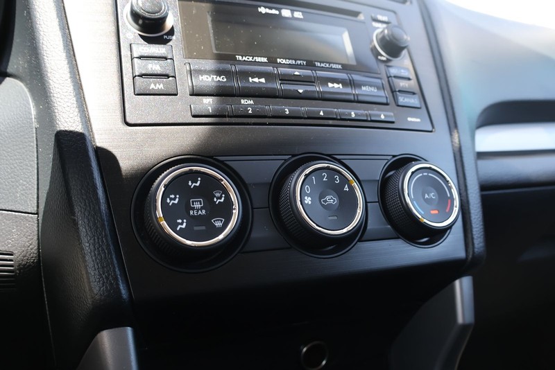 Subaru Forester Vehicle Full-screen Gallery Image 31