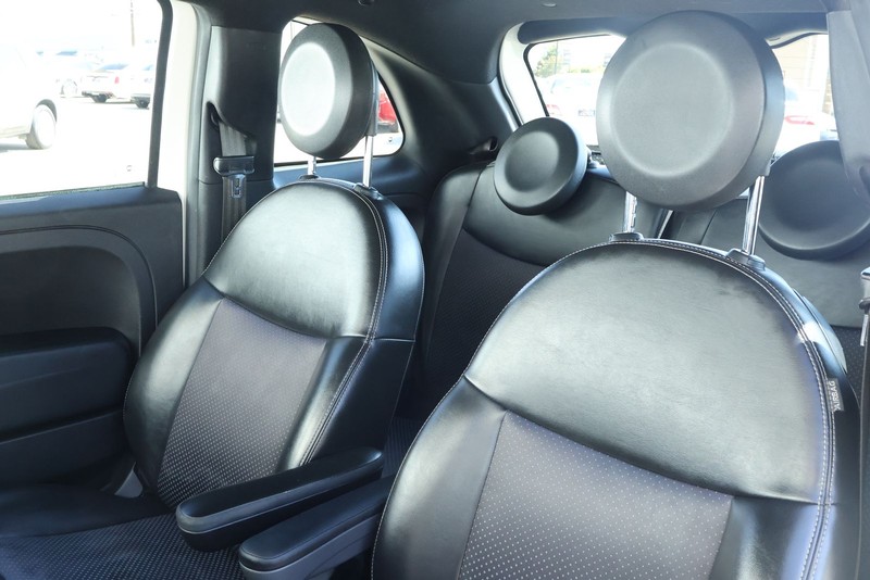 FIAT 500e Vehicle Full-screen Gallery Image 17