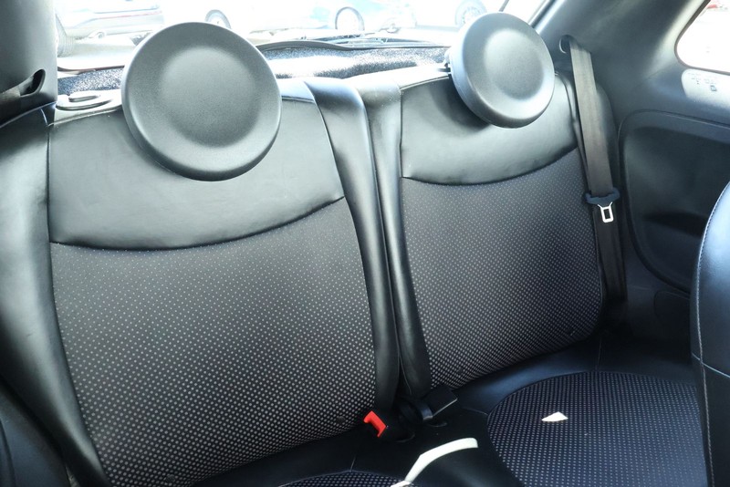 FIAT 500e Vehicle Full-screen Gallery Image 20