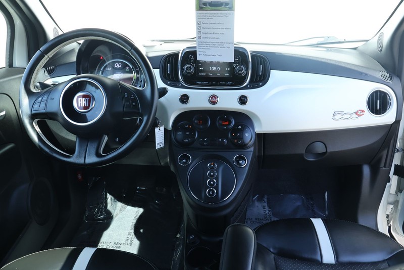 FIAT 500e Vehicle Full-screen Gallery Image 22