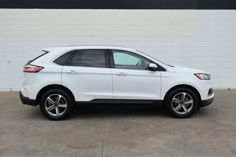 Ford Edge Vehicle Full-screen Gallery Image 04