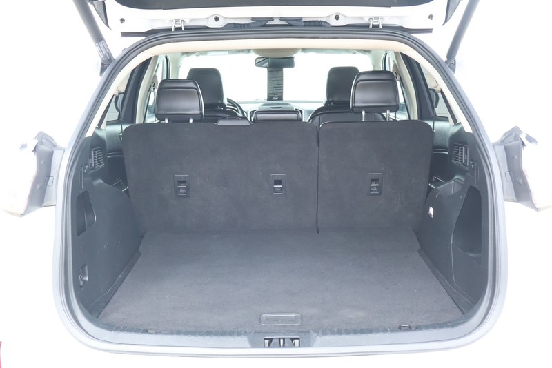 Ford Edge Vehicle Full-screen Gallery Image 09