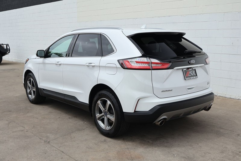Ford Edge Vehicle Full-screen Gallery Image 12