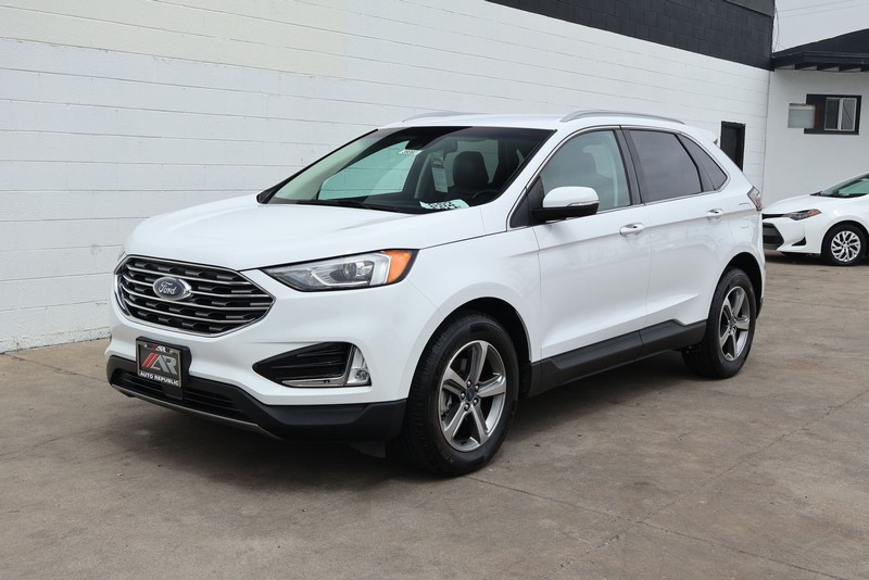Ford Edge Vehicle Full-screen Gallery Image 14