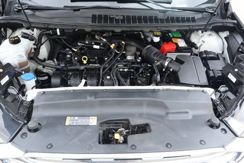 Ford Edge Vehicle Full-screen Gallery Image 15