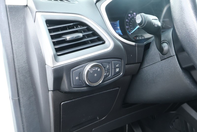 Ford Edge Vehicle Full-screen Gallery Image 19