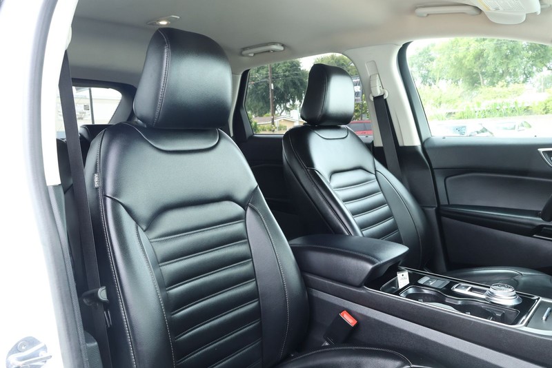 Ford Edge Vehicle Full-screen Gallery Image 25