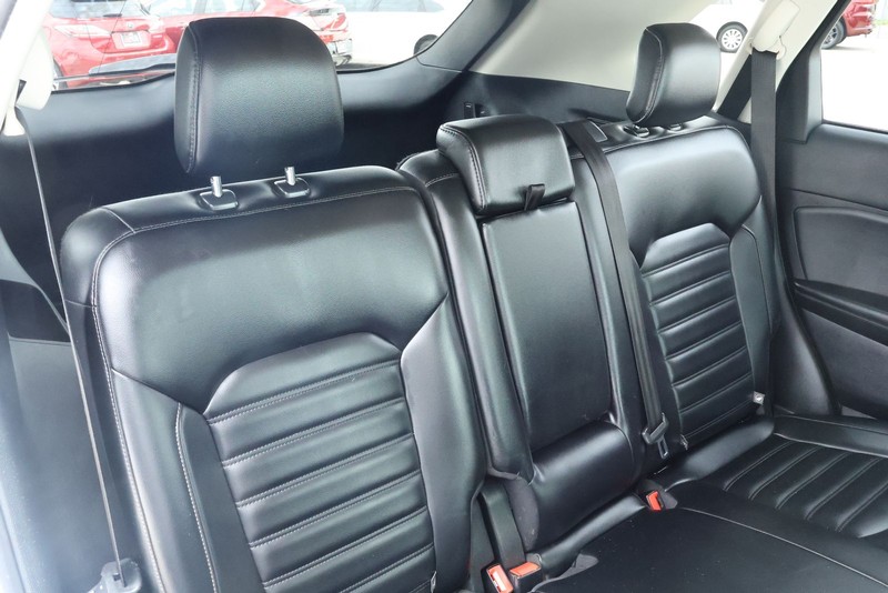 Ford Edge Vehicle Full-screen Gallery Image 26