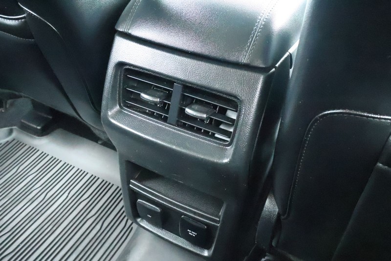Ford Edge Vehicle Full-screen Gallery Image 27