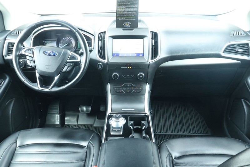 Ford Edge Vehicle Full-screen Gallery Image 28