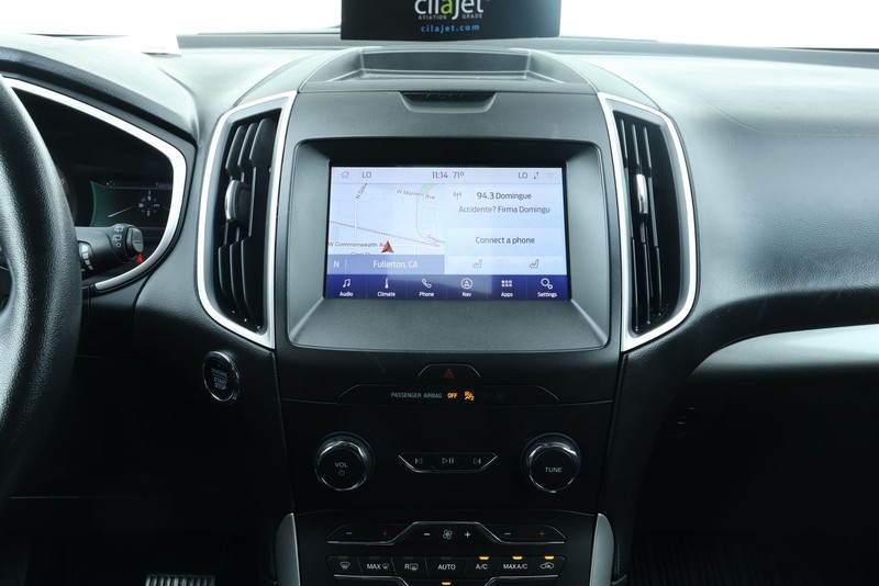 Ford Edge Vehicle Full-screen Gallery Image 31