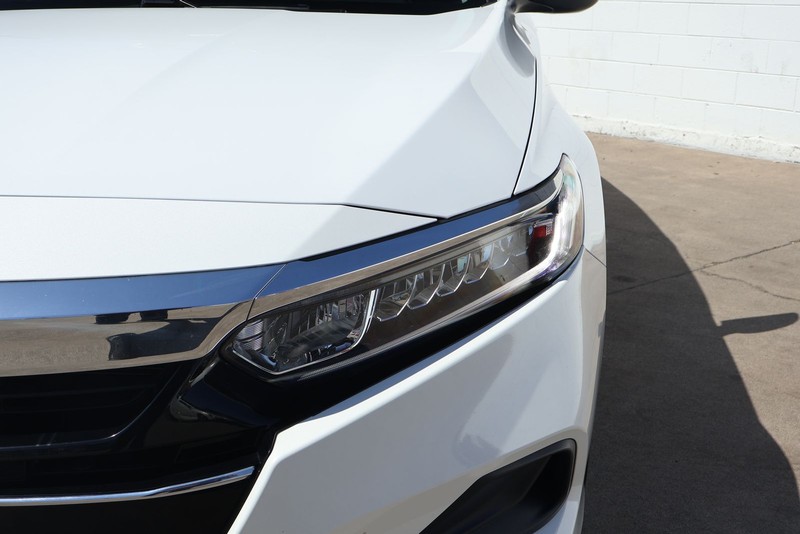 Honda Accord Sedan Vehicle Full-screen Gallery Image 03