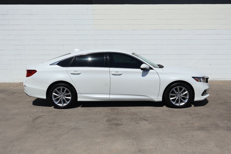 Honda Accord Sedan Vehicle Full-screen Gallery Image 04