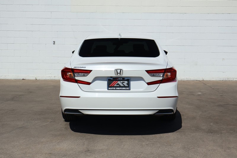 Honda Accord Sedan Vehicle Full-screen Gallery Image 06