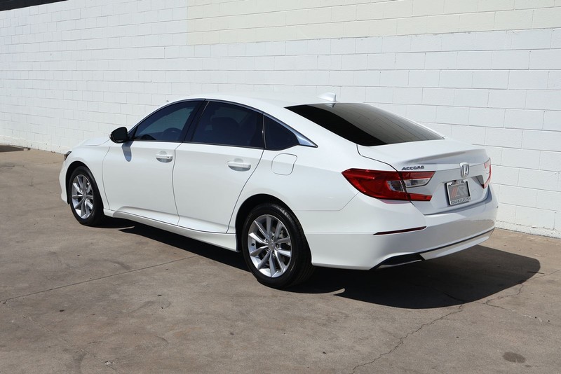 Honda Accord Sedan Vehicle Full-screen Gallery Image 10