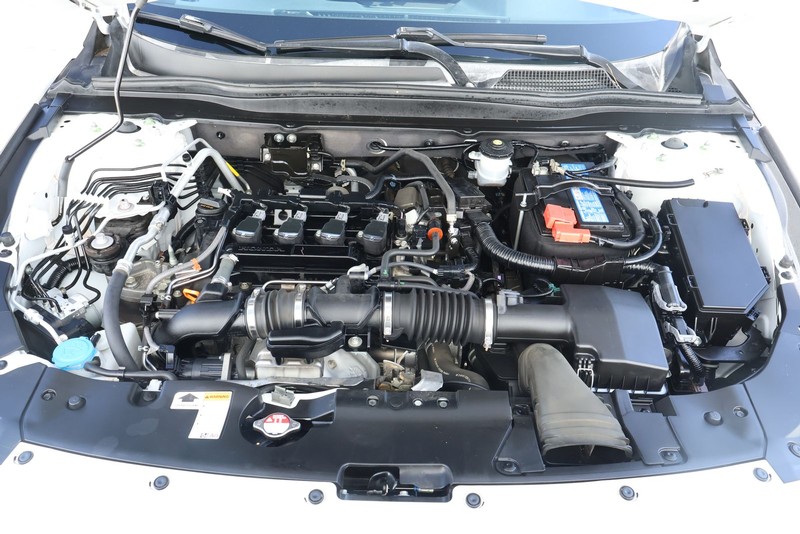 Honda Accord Sedan Vehicle Full-screen Gallery Image 13