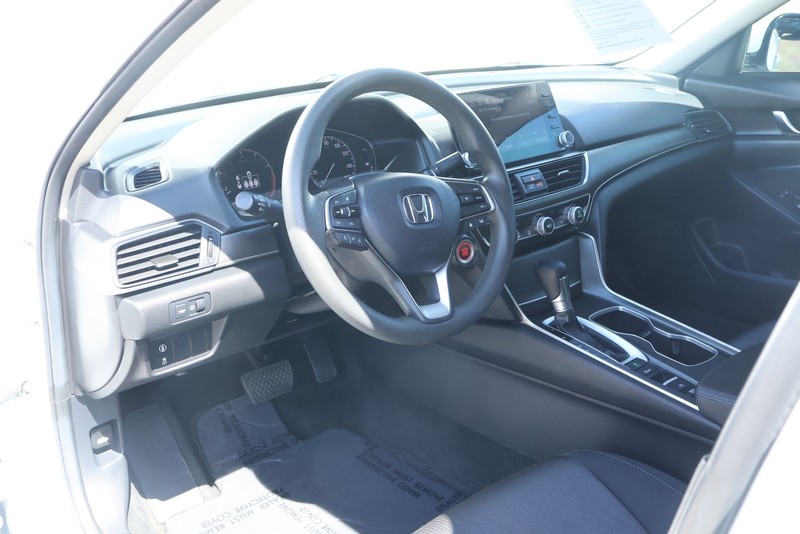Honda Accord Sedan Vehicle Full-screen Gallery Image 16