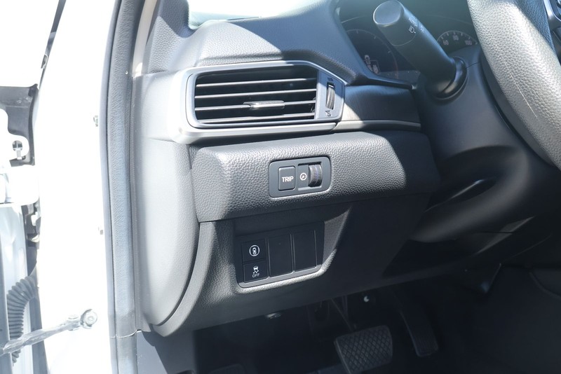 Honda Accord Sedan Vehicle Full-screen Gallery Image 17
