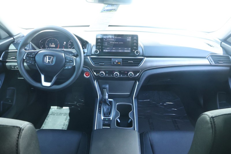 Honda Accord Sedan Vehicle Full-screen Gallery Image 23