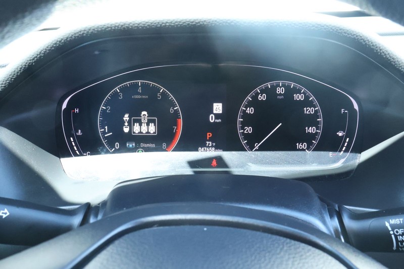 Honda Accord Sedan Vehicle Full-screen Gallery Image 24