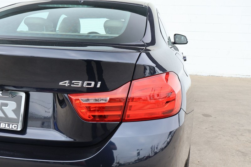 BMW 430i Gran Coupe Vehicle Full-screen Gallery Image 07