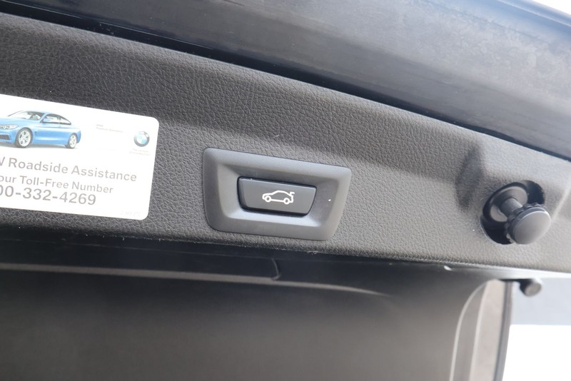 BMW 430i Gran Coupe Vehicle Full-screen Gallery Image 11