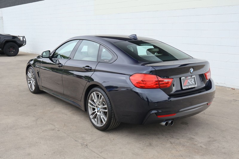 BMW 430i Gran Coupe Vehicle Full-screen Gallery Image 12