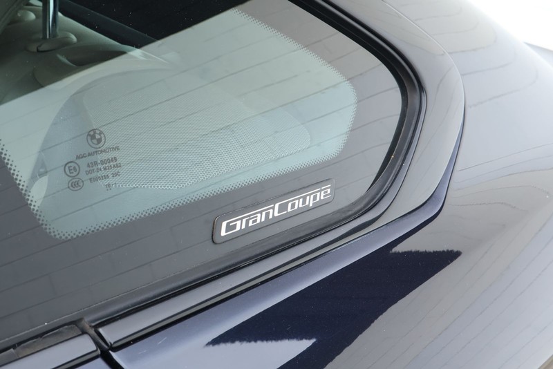 BMW 430i Gran Coupe Vehicle Full-screen Gallery Image 15