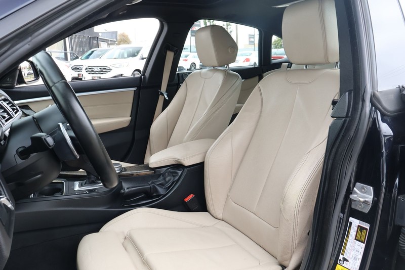 BMW 430i Gran Coupe Vehicle Full-screen Gallery Image 26