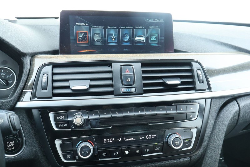BMW 430i Gran Coupe Vehicle Full-screen Gallery Image 37