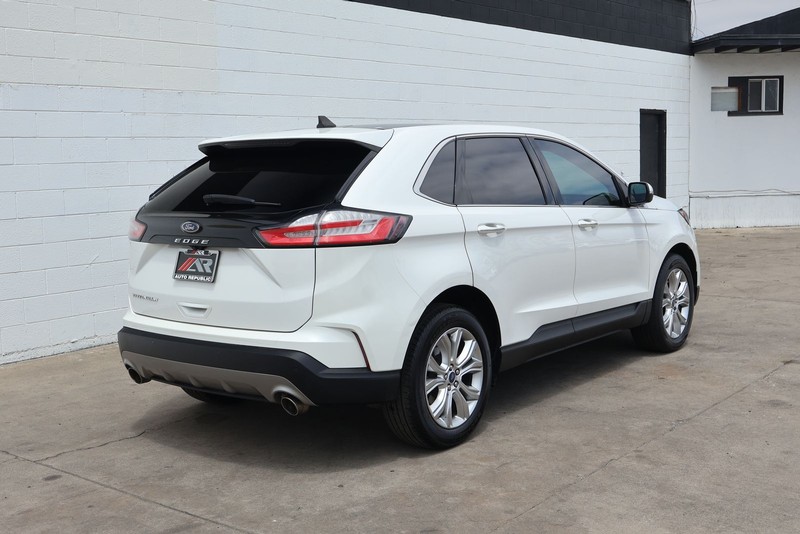 Ford Edge Vehicle Full-screen Gallery Image 05