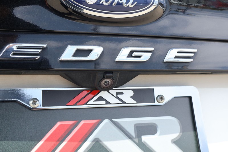 Ford Edge Vehicle Full-screen Gallery Image 08