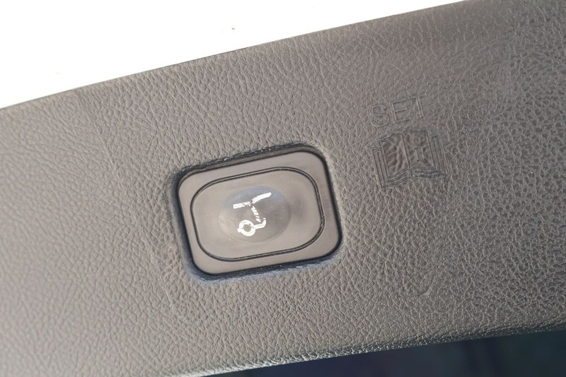Ford Edge Vehicle Full-screen Gallery Image 11