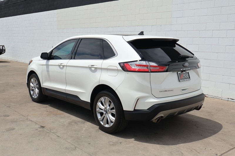 Ford Edge Vehicle Full-screen Gallery Image 12