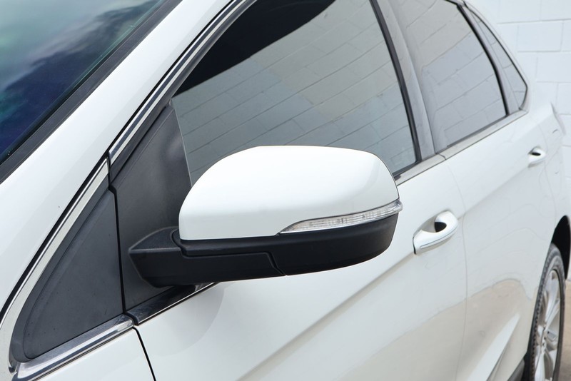 Ford Edge Vehicle Full-screen Gallery Image 15
