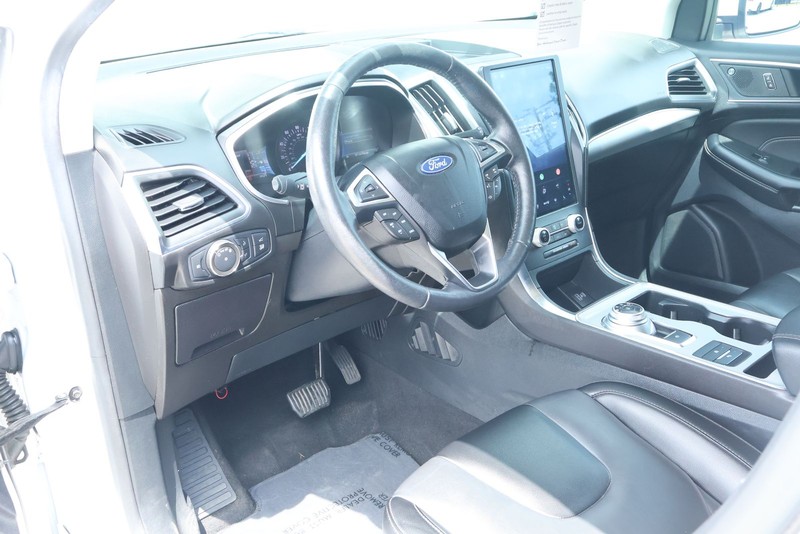 Ford Edge Vehicle Full-screen Gallery Image 21