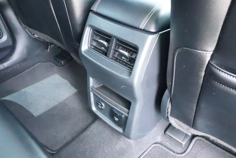 Ford Edge Vehicle Full-screen Gallery Image 30