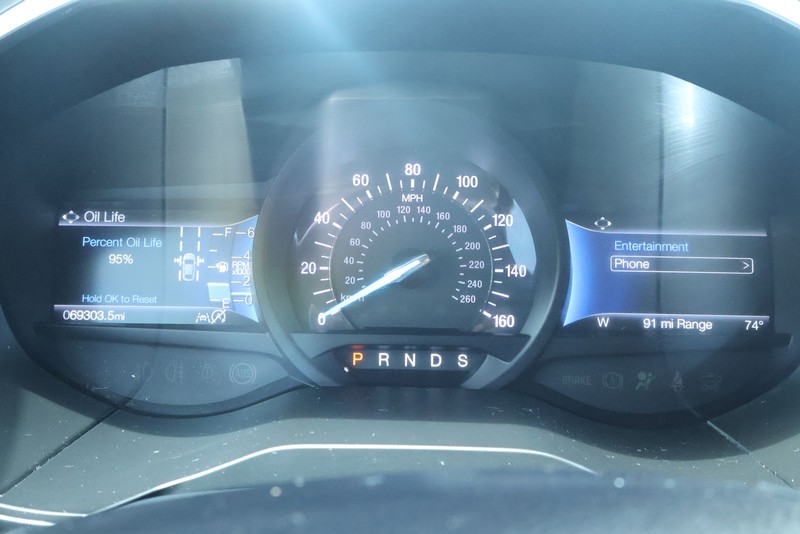 Ford Edge Vehicle Full-screen Gallery Image 32